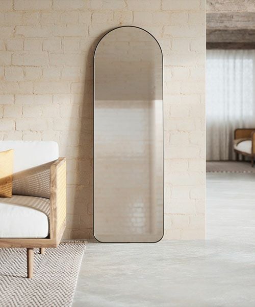 Umbra フーバ アーチド リーニングミラー ブラス 51×157cm フーバ アーチド リーニングミラー 51×157cm チタニウム／Umbra