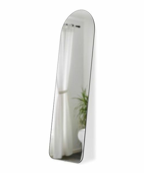 Umbra フーバ アーチド リーニング ミラー 51×157cm フーバ アーチド リーニングミラー 51×157cm チタニウム／Umbra