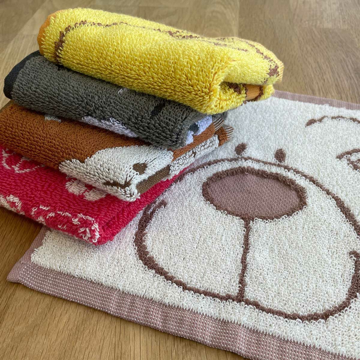 ハンドタオル 25×25㎝ ラブベア ホワイト／NICI（ニキ） | entresquare.com