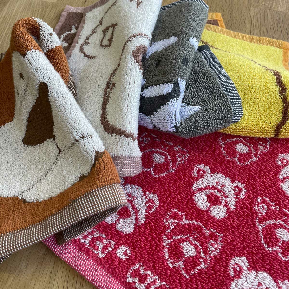 ハンドタオル 25×25㎝ ラブベア ホワイト／NICI（ニキ） | entresquare.com