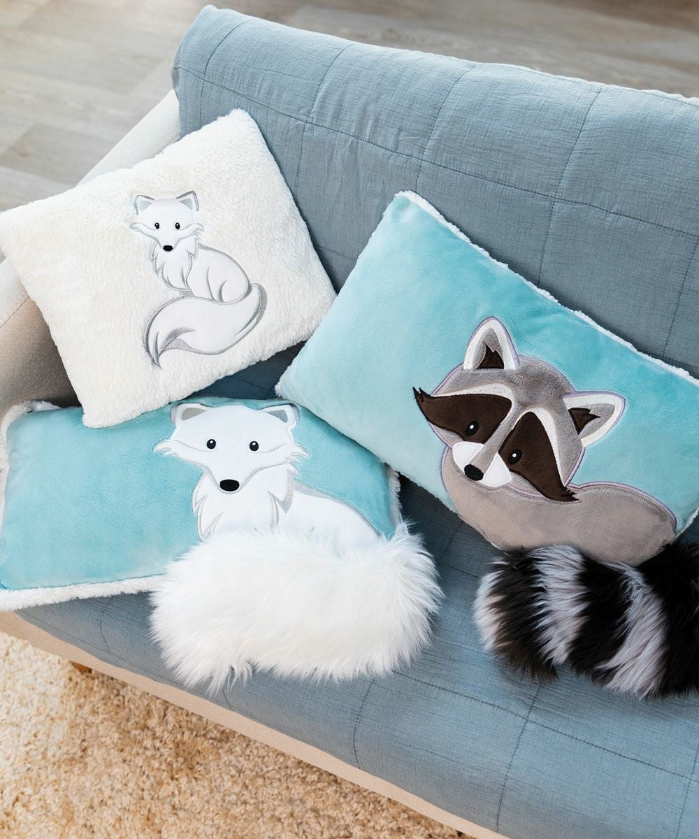 winter24 クッション ラクーン 43×25cm／NICI（ニキ） | entresquare.com