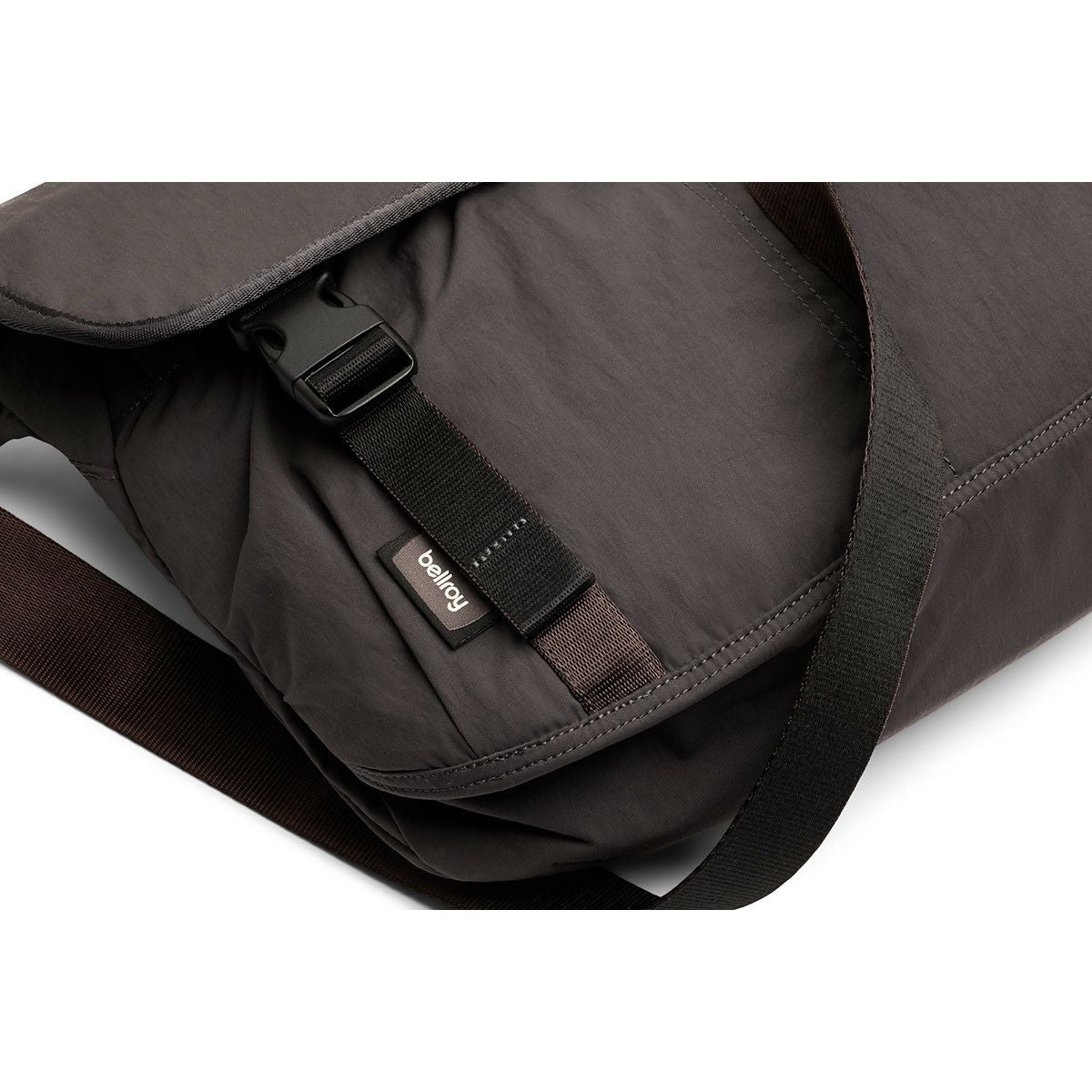 Cinch Messenger Bag／Bellroy（ベルロイ） | entresquare.com