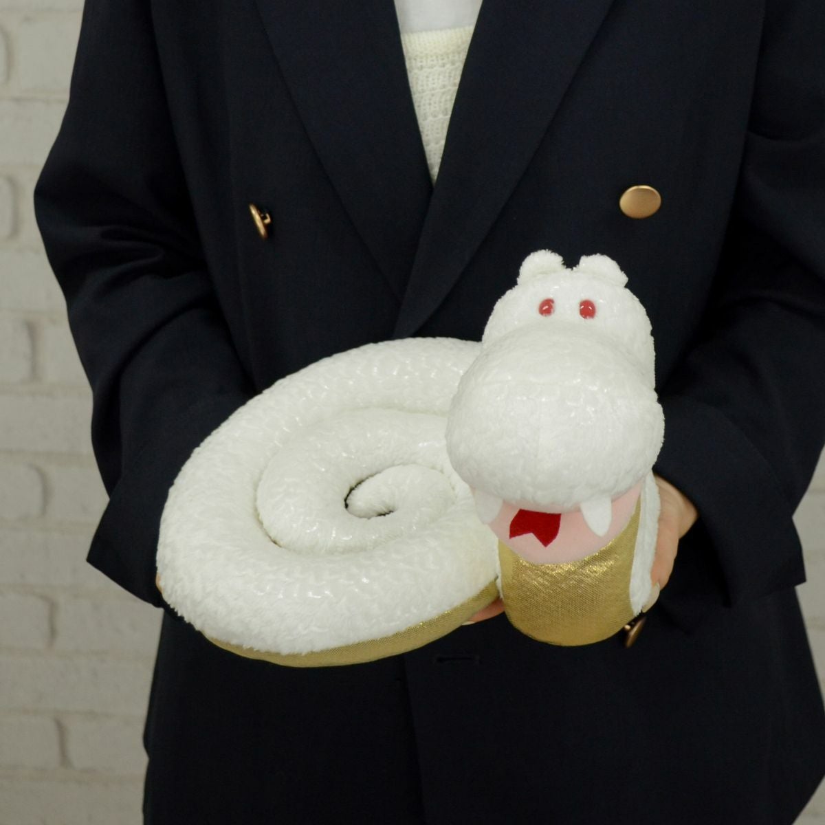 ぬいぐるみ ヘビ2025 ホワイト×ゴールド 25cm／NICI（ニキ