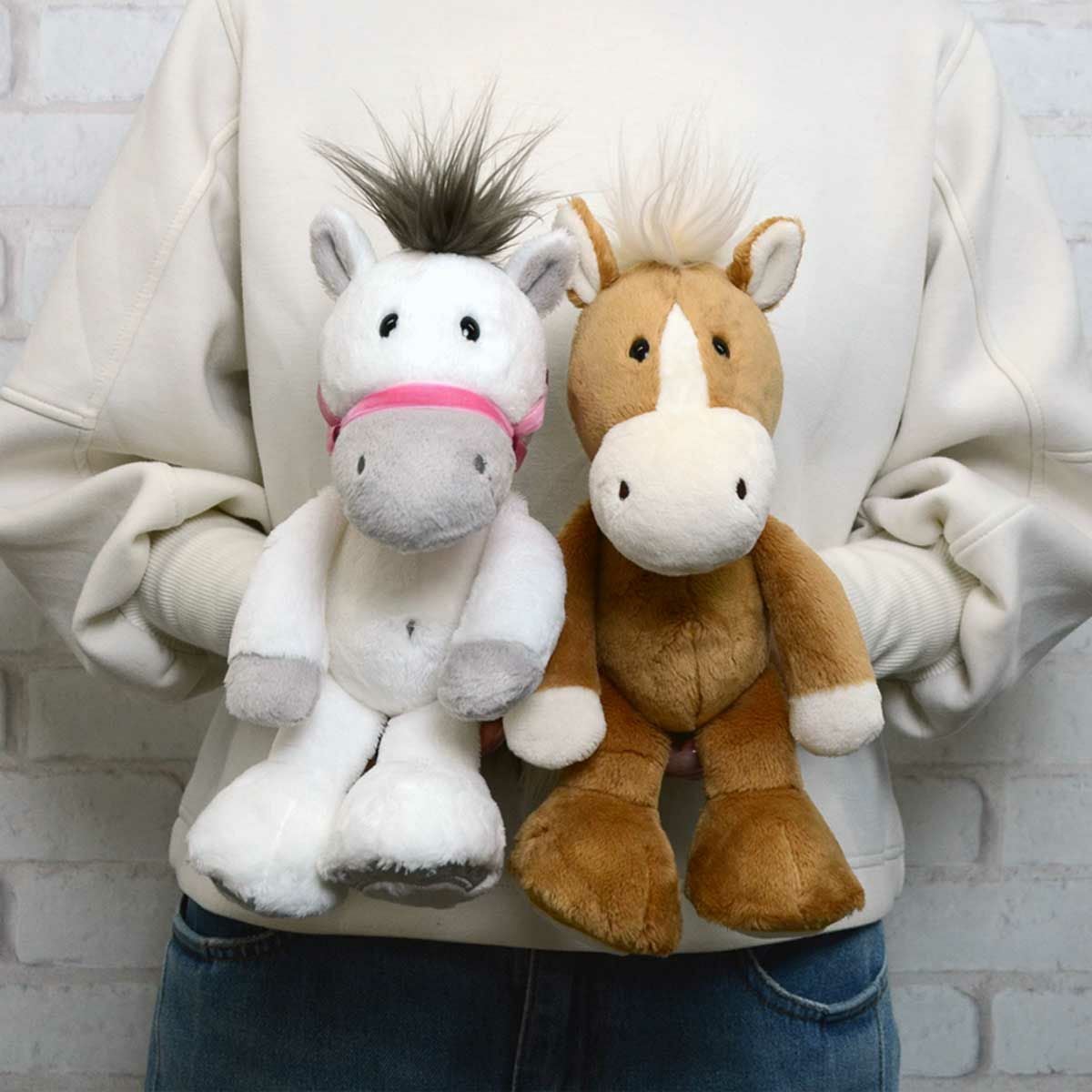 ウマ2026 シロゲ ぬいぐるみ 25cm／NICI（ニキ） | entresquare.com