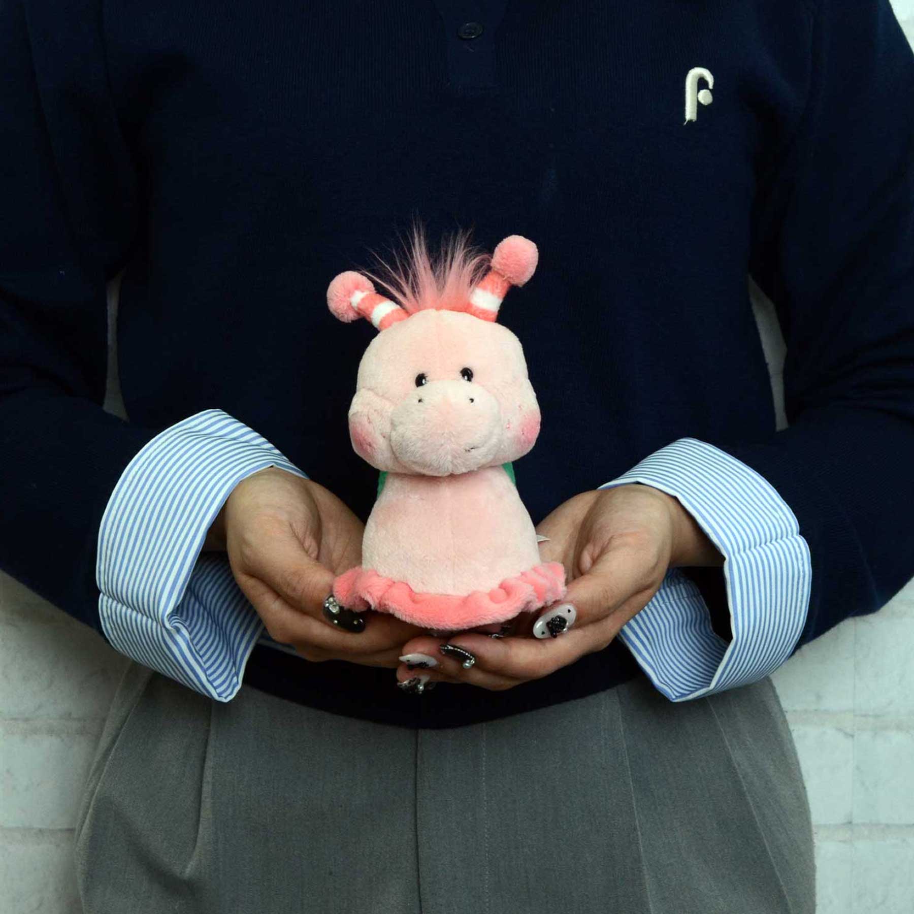 GH26 カタツムリ ぬいぐるみ フラワー 15cm／NICI（ニキ