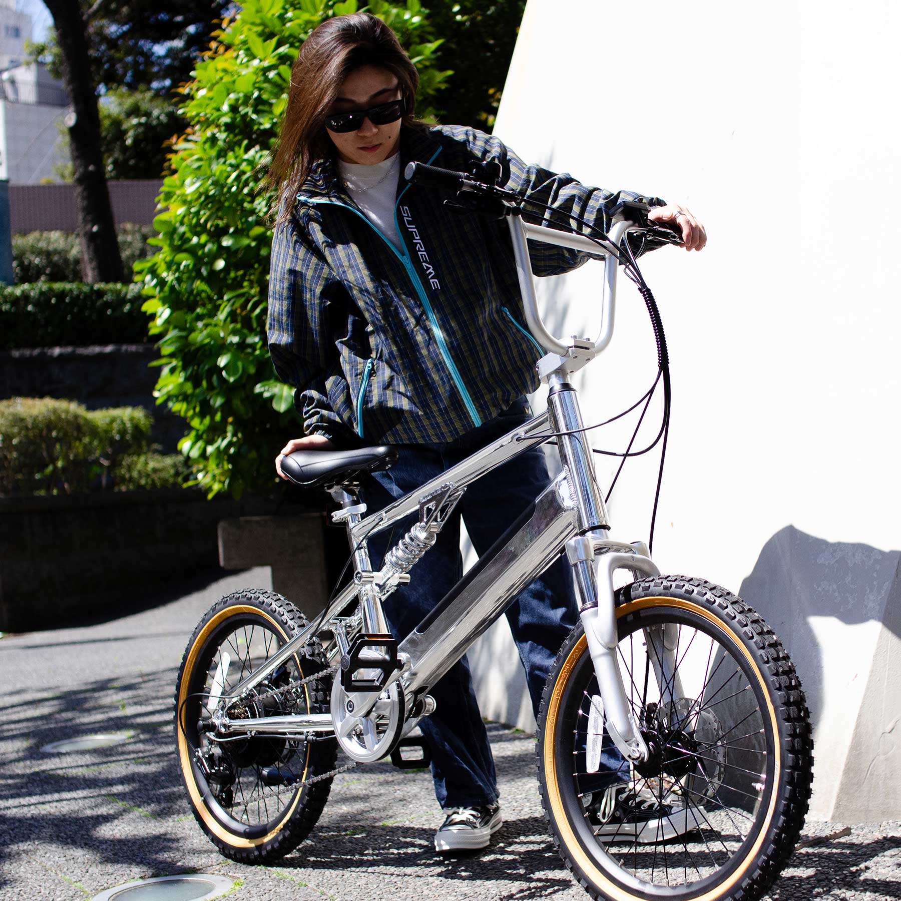 BMXスタイル電動アシスト自転車 CYRQ CHROME（サーク クローム